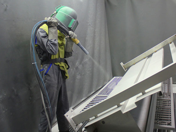 One Minute to Know the Sandblasting Room